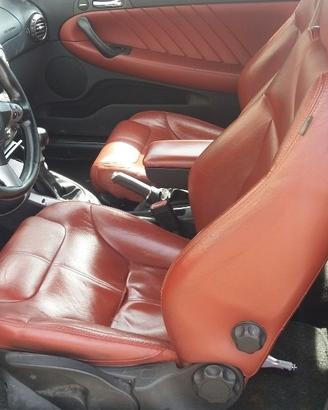 interni pelle rossa alfa romeo GT 2006
