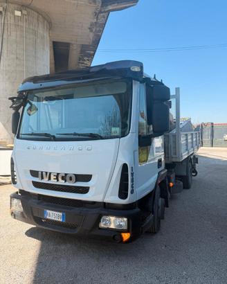 IVECO EUROCARGO 75E18 CON GRU FASSI – RIBALTABILE