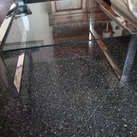 tavolino in vetro e acciaio 