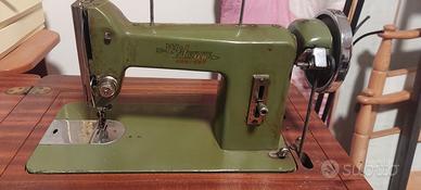 Macchina da cucire Wilson a pedale vintage