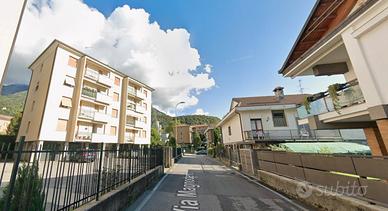 Stanza singola a Lecco disponibile subito