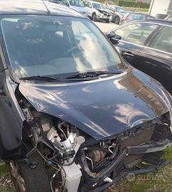 Nissan Micra incidentata