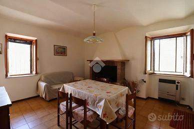 CASA SEMINDIPENDENTE A TERNI