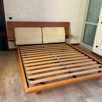 Letto matrimoniale con testiera