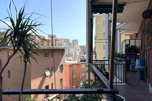 4 LOCALI A GENOVA