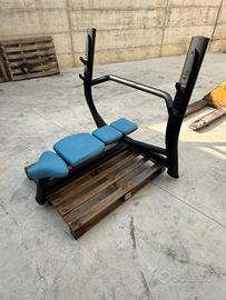 attrezzi technogym 