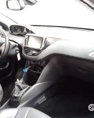 Peugeot 208 - 2105 - hm01