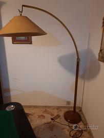 Piantana in noce e ottone