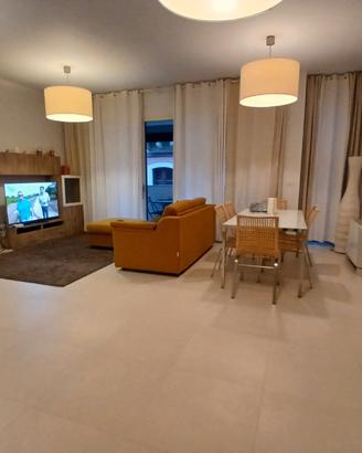 Indipendente arredato+terrazzo+garage+cantina