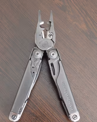 Pinza Leatherman Surge 