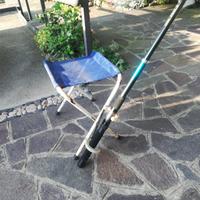 seggiolino per pescatori con porta canna da pesca