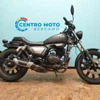 Keeway K-Light 125: personalità e maneggevolezza