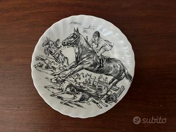 Piattino porcellana a motivo equestre vintage