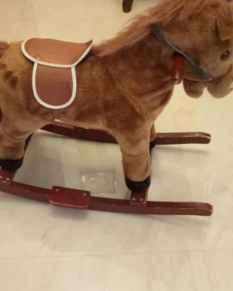 Cavallo a dondolo