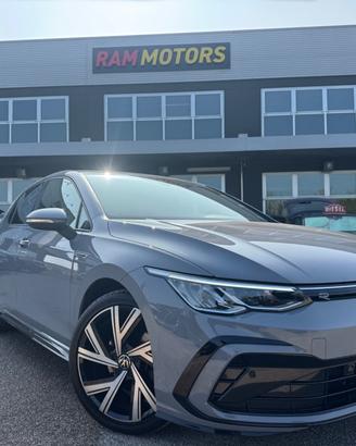 Volkswagen Golf 8 R-LINE 1.5 TSI 130 CV EVO ACT NE