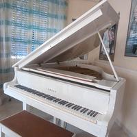 pianoforte  Yamaha mezza coda bianco 