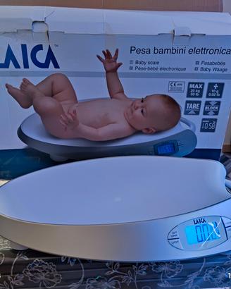 bilancia pesa neonato