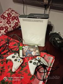 Xbox 360 + 2 controller + 2 giochi