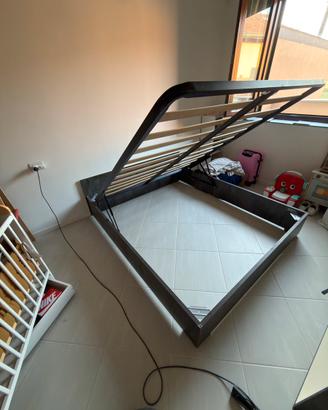 Letto matrimoniale contenitore