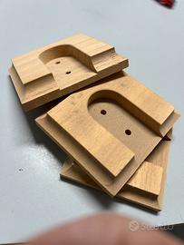 Reggibastoni in legno per armadi