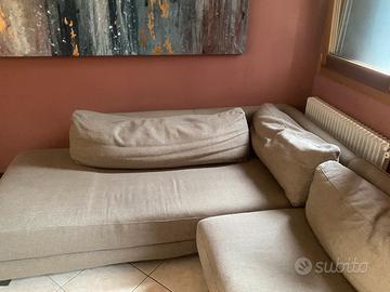 Divano ad angolo completamente sfoderabile