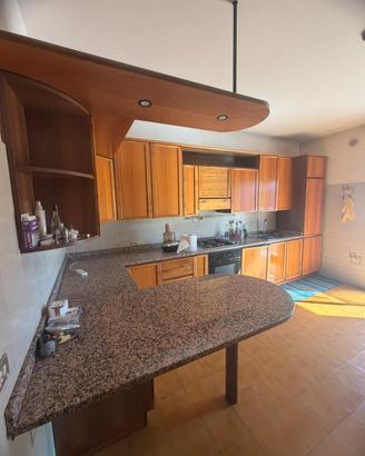 cucina a L con penisola