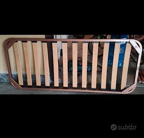 Rete con doghe in legno con piedini