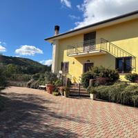 Villa indipendente moderna con 3 livelli