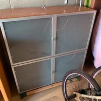 Pensile in legno e vetro satinato