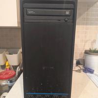 PC fisso più display e cavo HDMI 