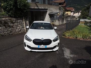 BMW 118i anno 2022 allestimento M Sport