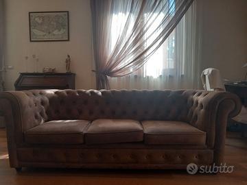 Divano 3 posti stile chesterfield