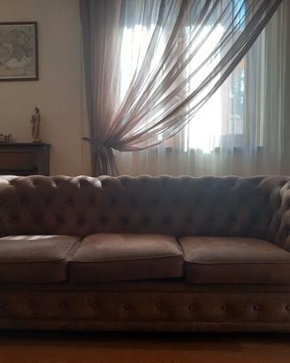 Divano 3 posti stile chesterfield