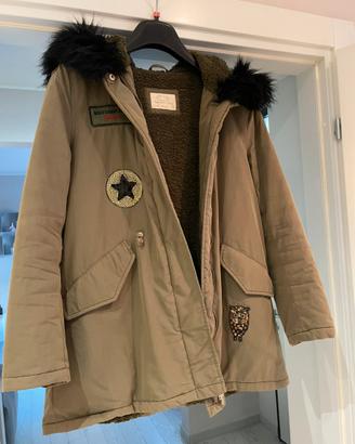 Parka verde con cappuccio Zara