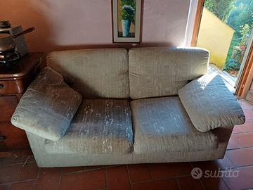 Divano 2 posti
