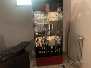 angolo bar con vetrina