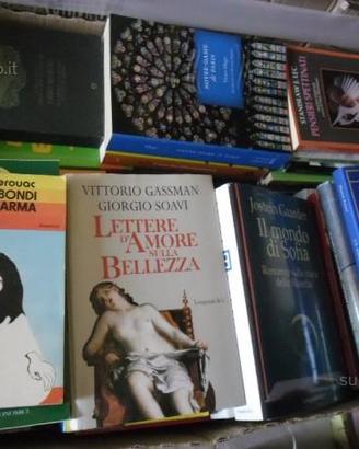 Oltre 100 libri di narrativa e saggistica a 4,50 E