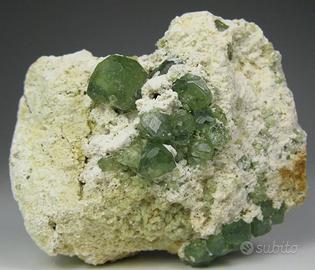 Minerali GRANATO Demantoide Andradite Madagascar