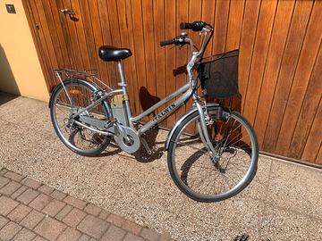 Bici elettrica in alluminio