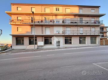 4 LOCALI A MONTENERO DI BISACCIA