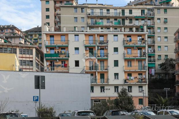 4 LOCALI A GENOVA