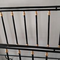 letto antico in ferro con finiture in foglia oro p