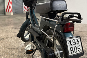 Vedendo motocicletta d epoca