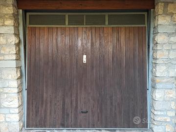 Porta basculante garage e porticina taverna