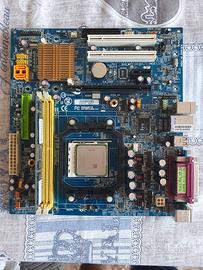 scheda madre gigabyte  GA-M61VME S2 + AMD Athlon 