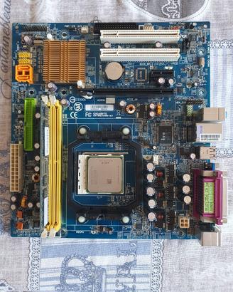 scheda madre gigabyte  GA-M61VME S2 + AMD Athlon 