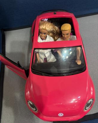Macchina Barbie maggiolone+ken+barbie
