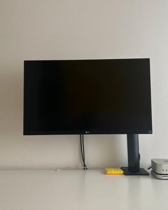 LG UltraFine Ergo 27” 4K HDR 400