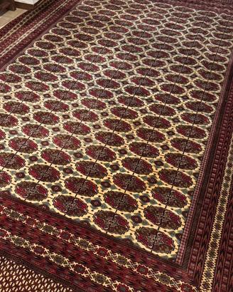 Splendido Tappeto Bukara Pakistano Vintage