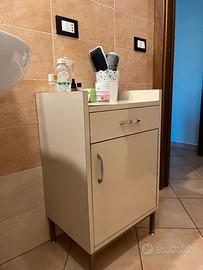 Comodino vintage rosa cipria